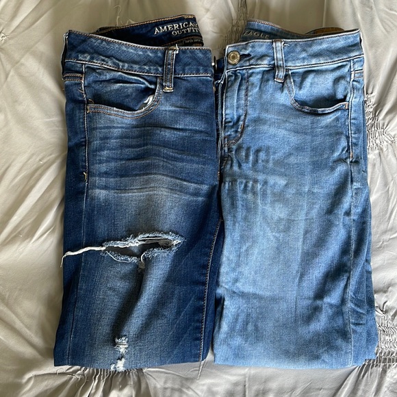 AMERICAN EAGLE JEAN SET! Two pairs of size 8 stretch skinny jeans - Picture 1 of 3